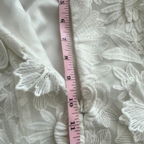 Ark & Company Floral Lace White Dress Size Small - Picture 4 of 11